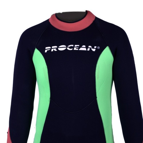 Wetsuits kleurrijk vrouw